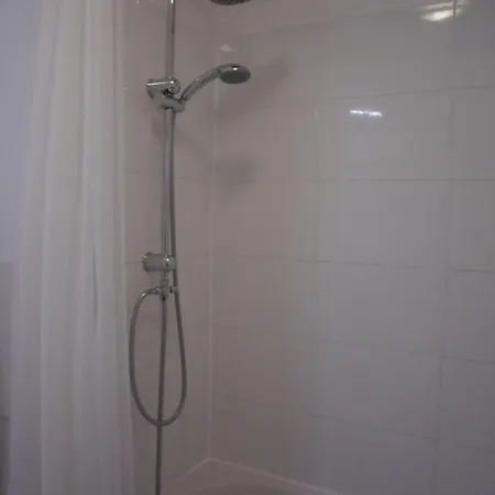 Apartament Le Cosy Strasbourgeois Tram A 2 Minutes Et Gare Ou Chu Hautepierre A 5 Minutes,parking Privatif Gratuit Strasburg